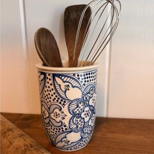 World Market Tunis utensil croc, ceramic